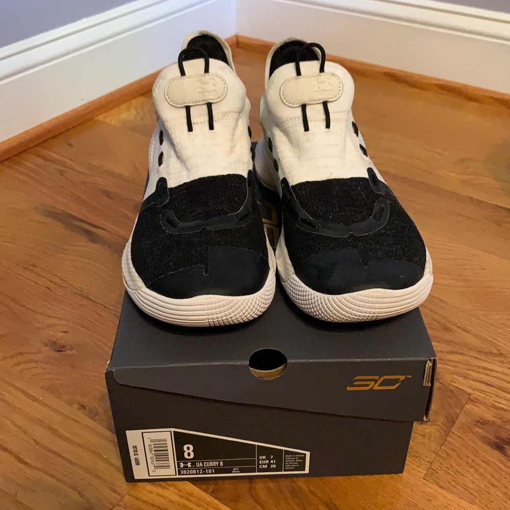 Men’s Curry 6 UA basketball shoes
